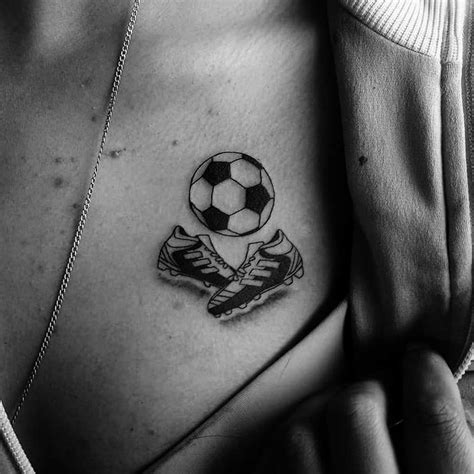 tatuajes de ftbol chiquitos|Tatuajes de fútbol: ⚽️ Significado +100。